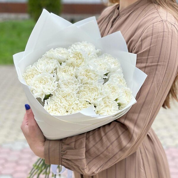 Букет із 19 білих гвоздик