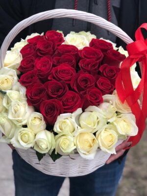 Кошик троянд "Lovitta" (101шт)