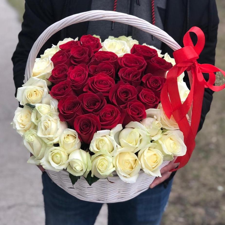 Кошик троянд "Lovitta" (101шт)